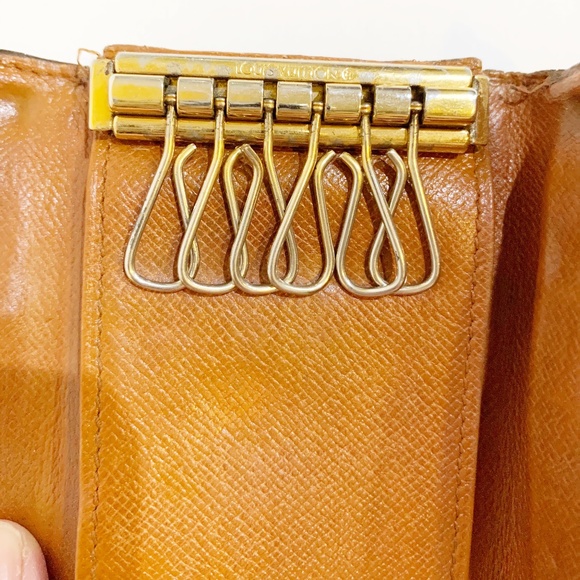 Auth Vtg Louis Vuitton Monogram 6 Key Holder - Picture 9 of 16